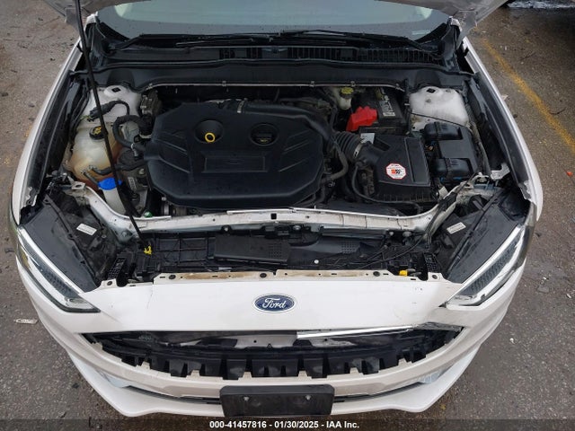 3FA6P0H91JR158704 Ford FUSION SE
