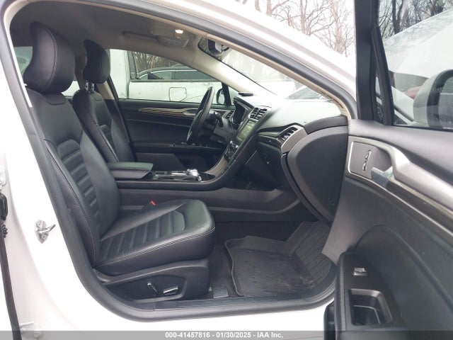 3FA6P0H91JR158704 Ford FUSION SE