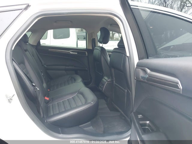 3FA6P0H91JR158704 Ford FUSION SE
