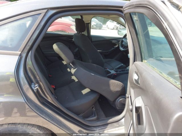 1FADP3E29JL215097 Ford FOCUS S