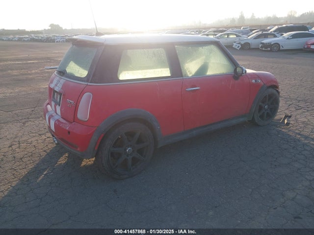 2006 MINI COOPER S WMWRE33586TJ34857 Photo 3