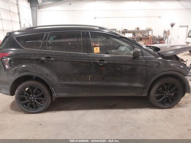 1FMCU9GD7KUA35219 Ford ESCAPE SE