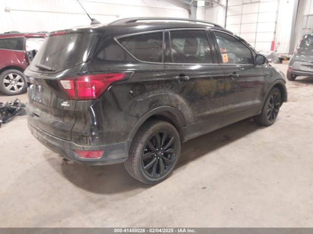 1FMCU9GD7KUA35219 Ford ESCAPE SE