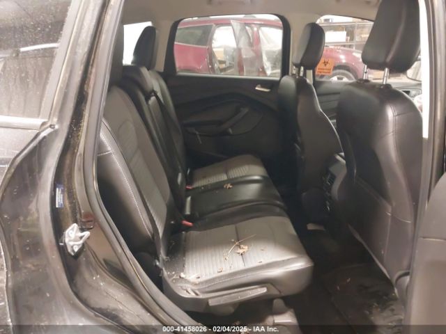 1FMCU9GD7KUA35219 Ford ESCAPE SE