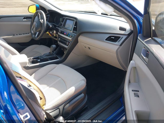 5NPE24AF3JH600851 Hyundai SONATA SE