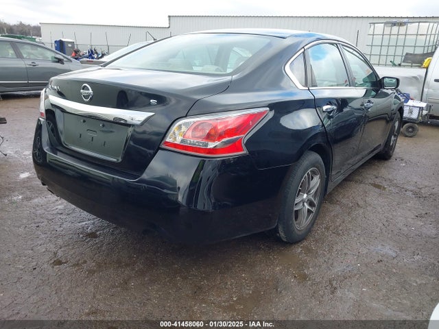 Nissan Altima 2.5 S 2015 1N4AL3AP2FN324013 Image 4