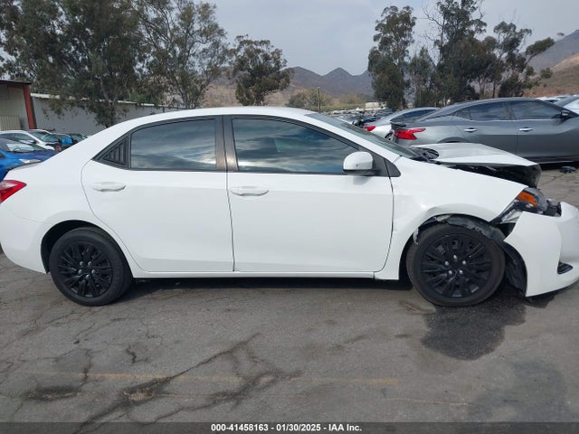 Toyota COROLLA LE 2017 5YFBURHE6HP677122 Image 13