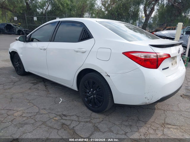 Toyota COROLLA LE 2017 5YFBURHE6HP677122 Image 3