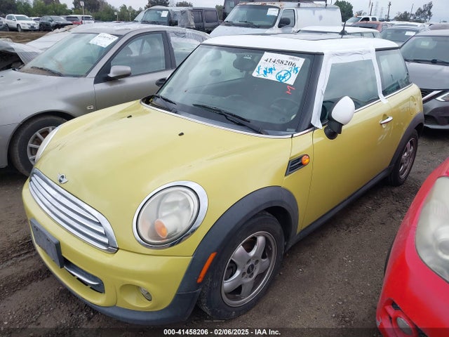 2011 MINI COOPER WMWSU3C51BT094989 Photo 1