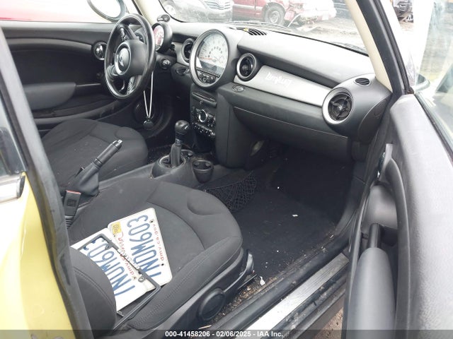 2011 MINI COOPER WMWSU3C51BT094989 Photo 4