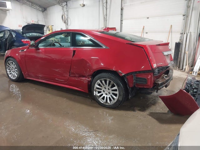 2011 CADILLAC CTS 1G6DS1ED5B0136997 Photo 2