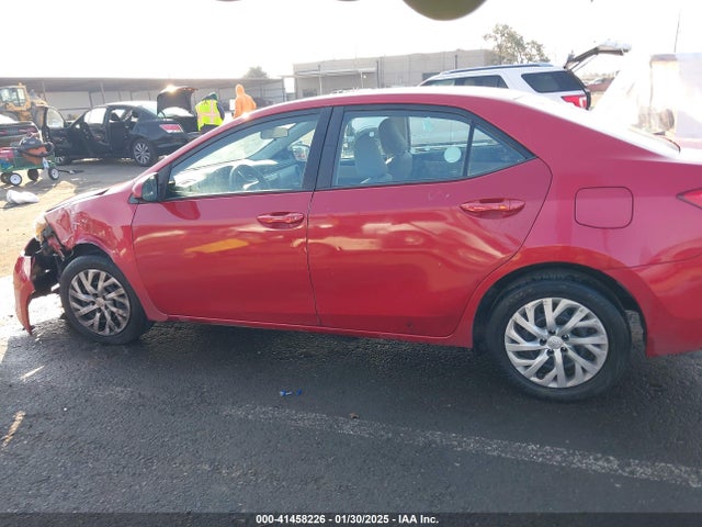 Toyota COROLLA LE 2018 5YFBURHE7JP740864 Image 14