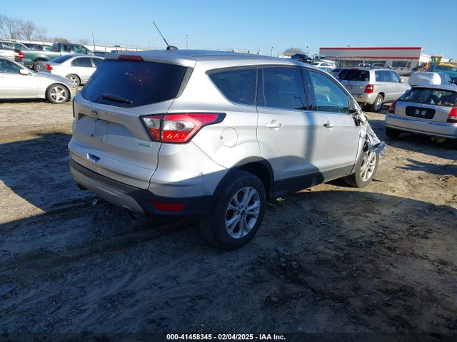 1FMCU0GD3HUE38554 Ford ESCAPE SE