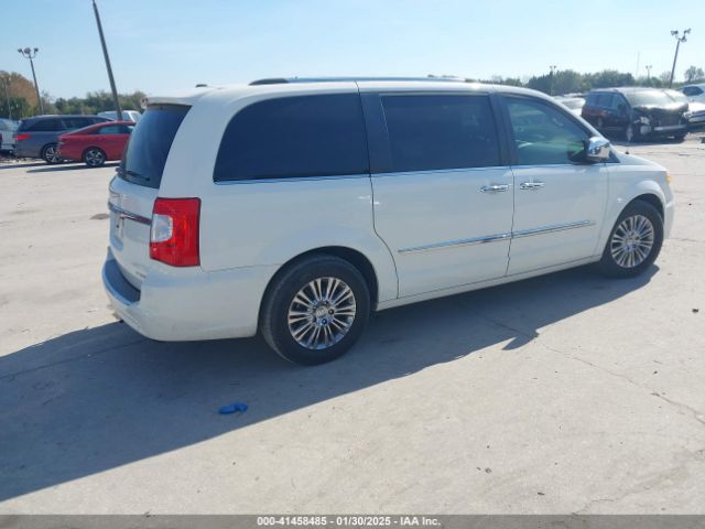 2011 CHRYSLER TOWN & COUNTRY 2A4RR6DG3BR712674 Photo 3