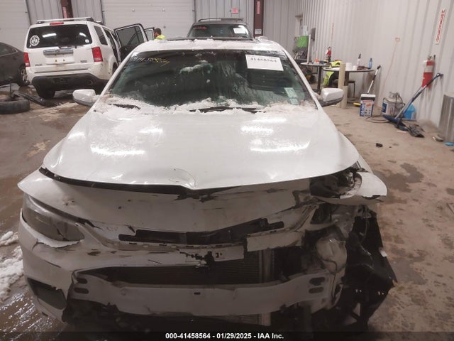 1G1ZE5ST1HF225767 Chevrolet MALIBU 1LT