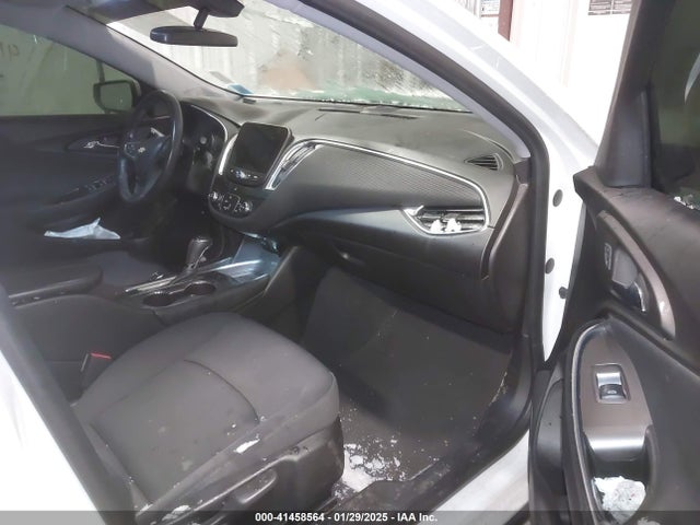 1G1ZE5ST1HF225767 Chevrolet MALIBU 1LT
