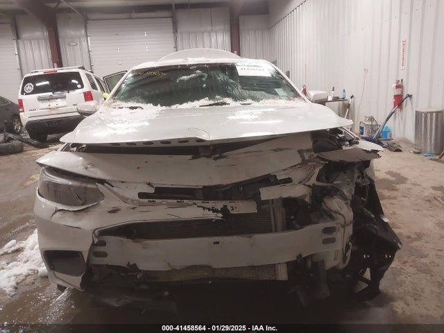 1G1ZE5ST1HF225767 Chevrolet MALIBU 1LT