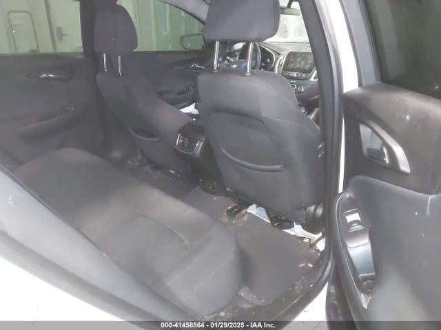 1G1ZE5ST1HF225767 Chevrolet MALIBU 1LT