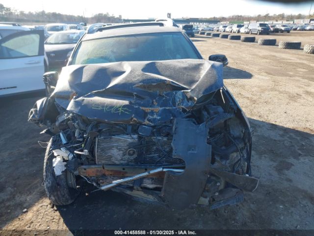 2T3RFREV2JW811214 Toyota Rav4 Adventure/xle