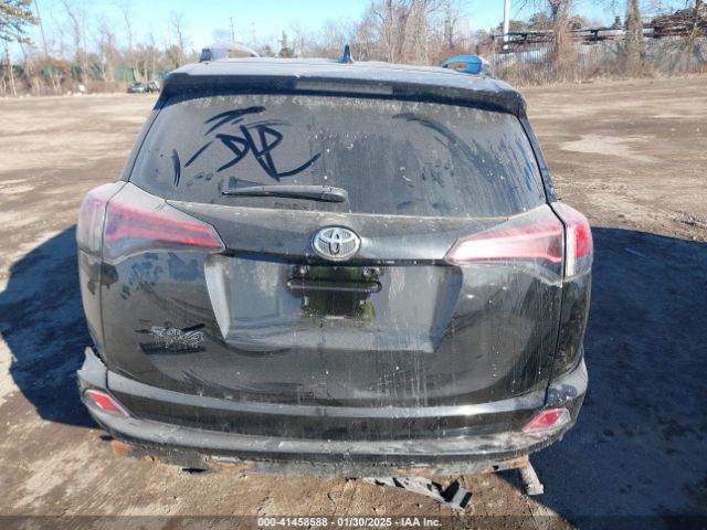 2T3RFREV2JW811214 Toyota Rav4 Adventure/xle