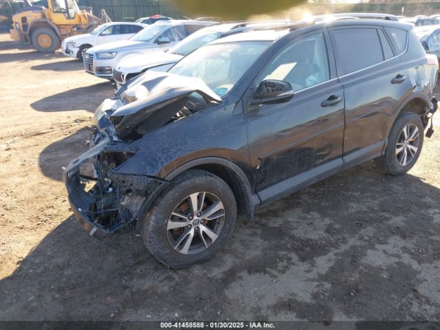 2T3RFREV2JW811214 Toyota Rav4 Adventure/xle