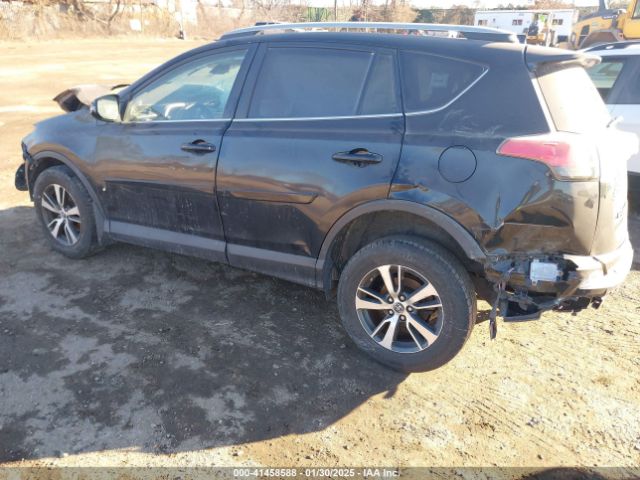 2T3RFREV2JW811214 Toyota Rav4 Adventure/xle