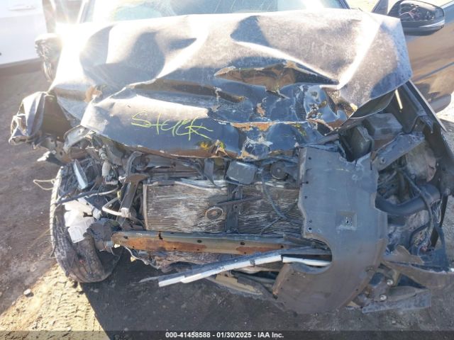 2T3RFREV2JW811214 Toyota Rav4 Adventure/xle