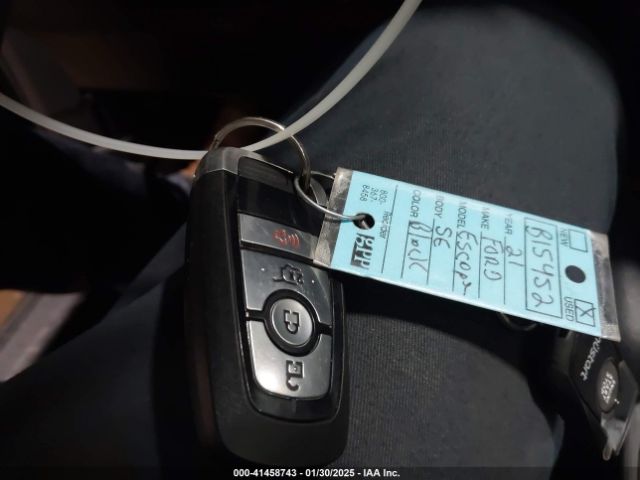 1FMCU9G62MUB21235 Ford ESCAPE SE