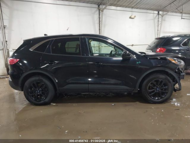 1FMCU9G62MUB21235 Ford ESCAPE SE