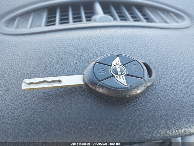 2005 MINI COOPER S WMWRE33405TD93013 Photo 10