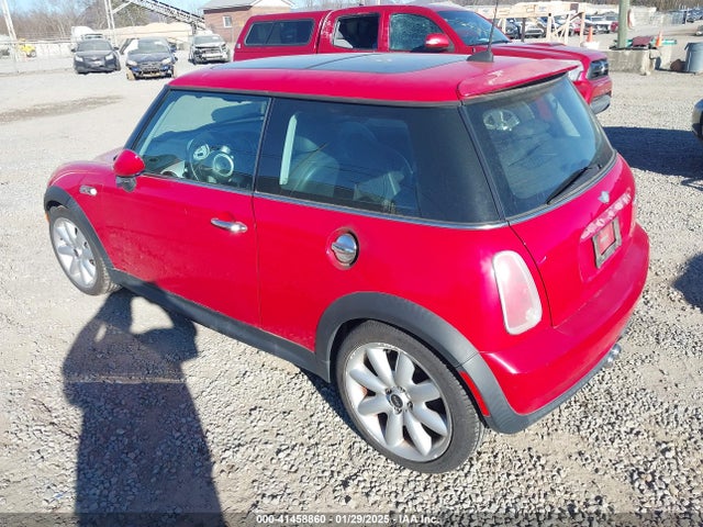 2005 MINI COOPER S WMWRE33405TD93013 Photo 2