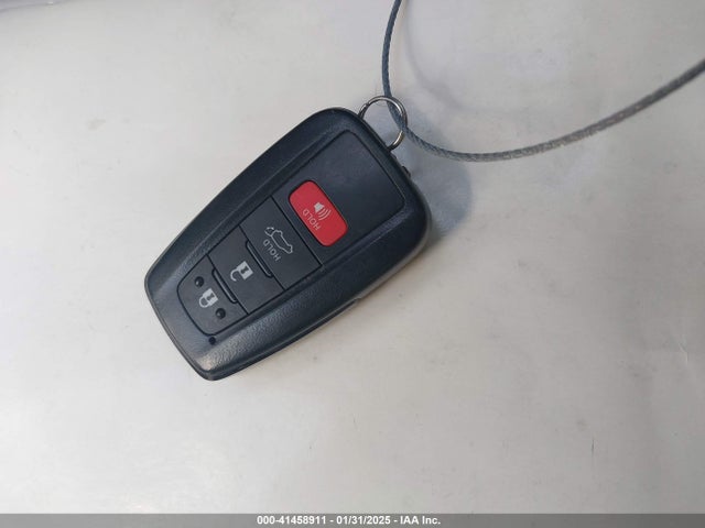2T3W1RFV4RC293247 Toyota Rav4 Xle