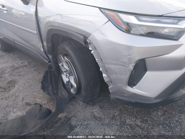 2T3W1RFV4RC293247 Toyota Rav4 Xle