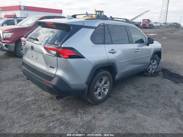2T3W1RFV4RC293247 Toyota Rav4 Xle