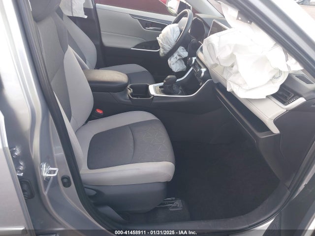 2T3W1RFV4RC293247 Toyota Rav4 Xle