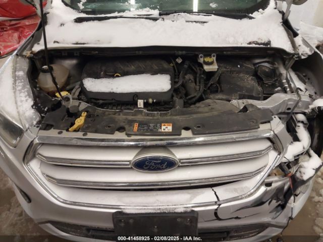 1FMCU9GD9JUB92832 Ford ESCAPE SE