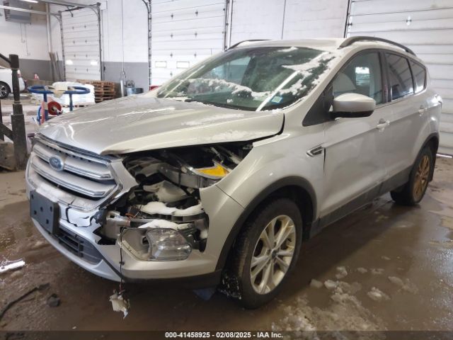 1FMCU9GD9JUB92832 Ford ESCAPE SE