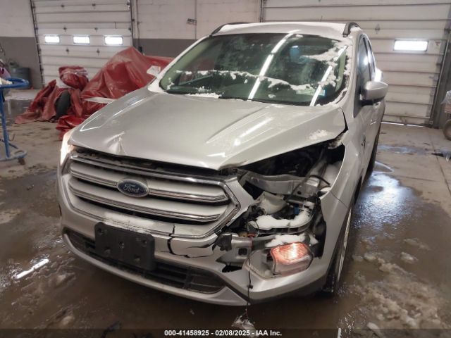 1FMCU9GD9JUB92832 Ford ESCAPE SE