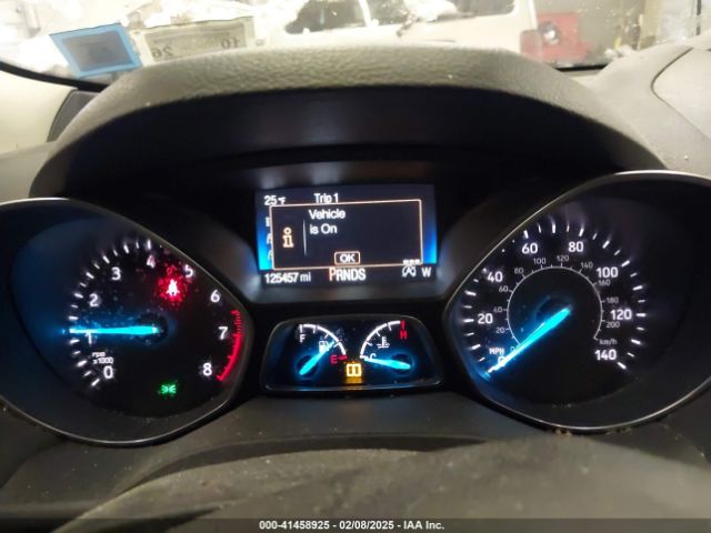 1FMCU9GD9JUB92832 Ford ESCAPE SE