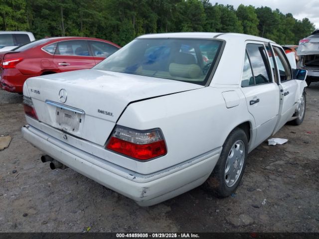 1995 MERCEDES-BENZ E WDBEB31E3SC150163 Photo 3