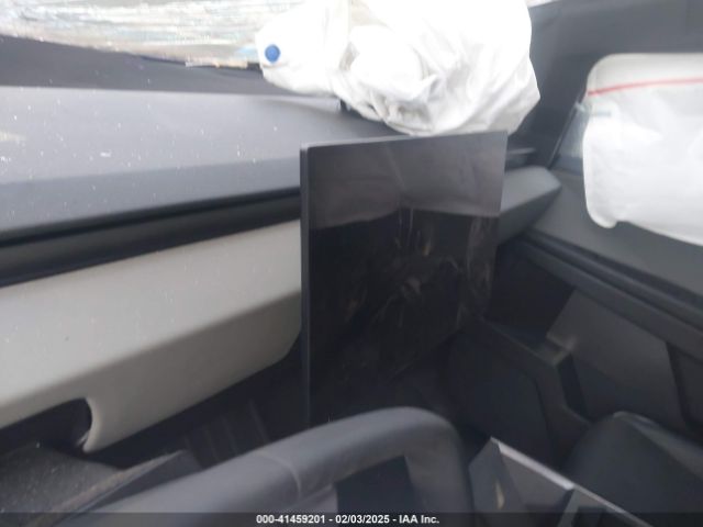 7G2CEHED4RA040048 Tesla Cybertruck All-wheel Drive