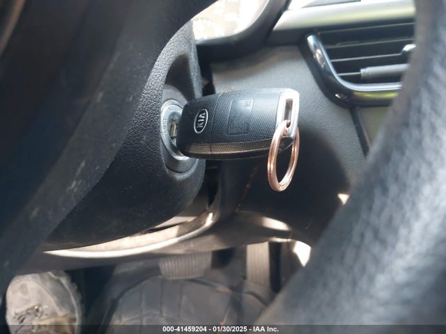 5XXGT4L35GG100123 KIA Optima Lx