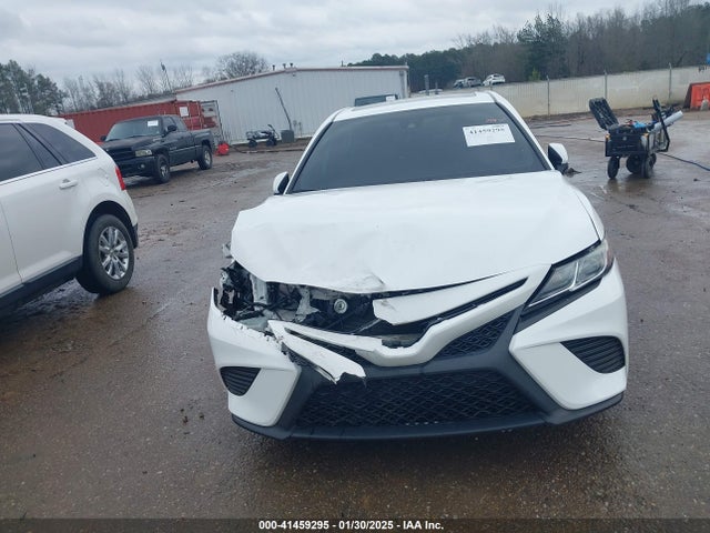 4T1G11AK8LU888264 Toyota CAMRY SE