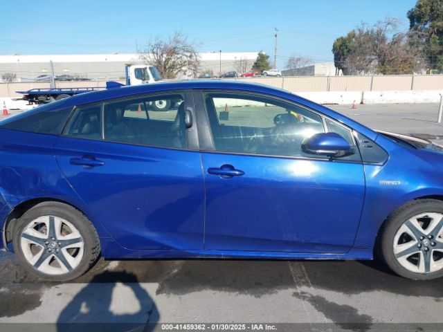 JTDKARFU5G3501530 Toyota Prius Three Touring