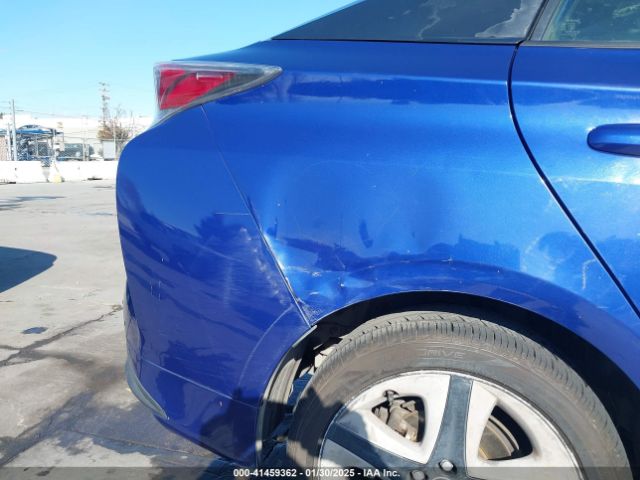 JTDKARFU5G3501530 Toyota Prius Three Touring
