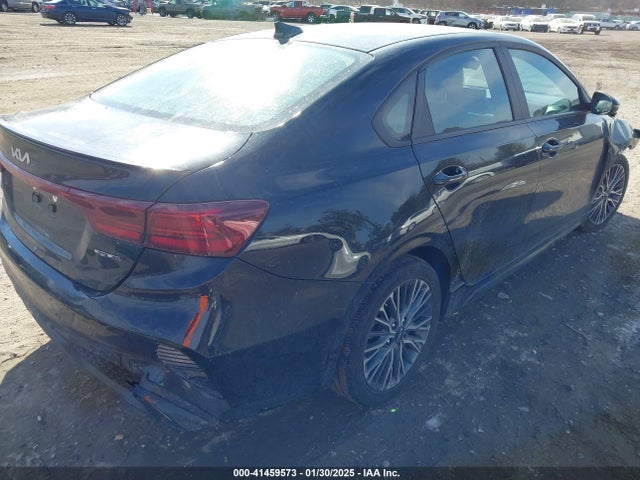 3KPF54AD6PE611415 KIA Forte Gt-line