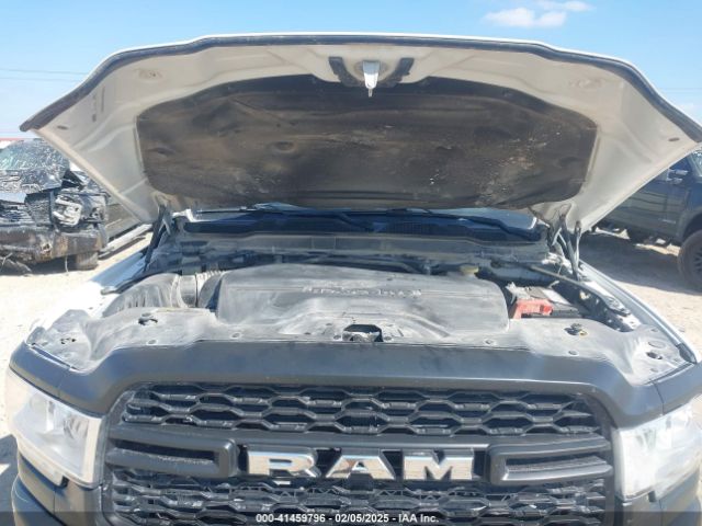 3C6UR5HJ1NG202731 RAM 2500 Tradesman  4x4 8' Box