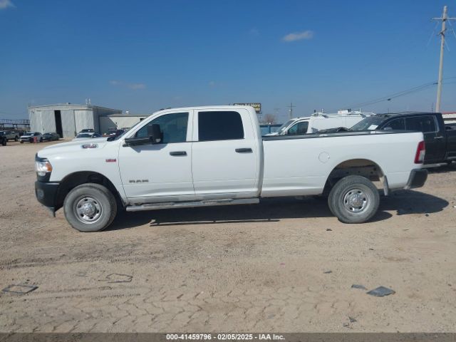 3C6UR5HJ1NG202731 RAM 2500 Tradesman  4x4 8' Box
