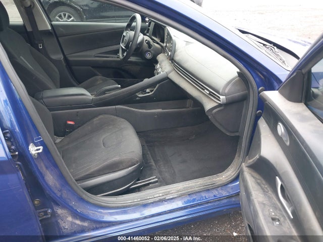 KMHLL4AG4MU136696 Hyundai ELANTRA SE