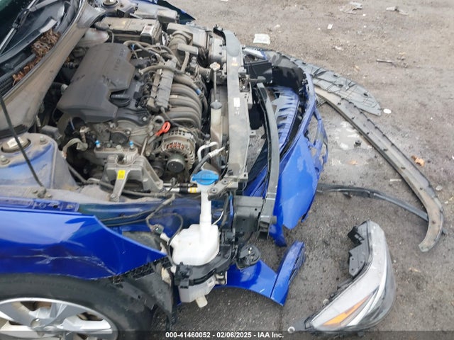 KMHLL4AG4MU136696 Hyundai ELANTRA SE